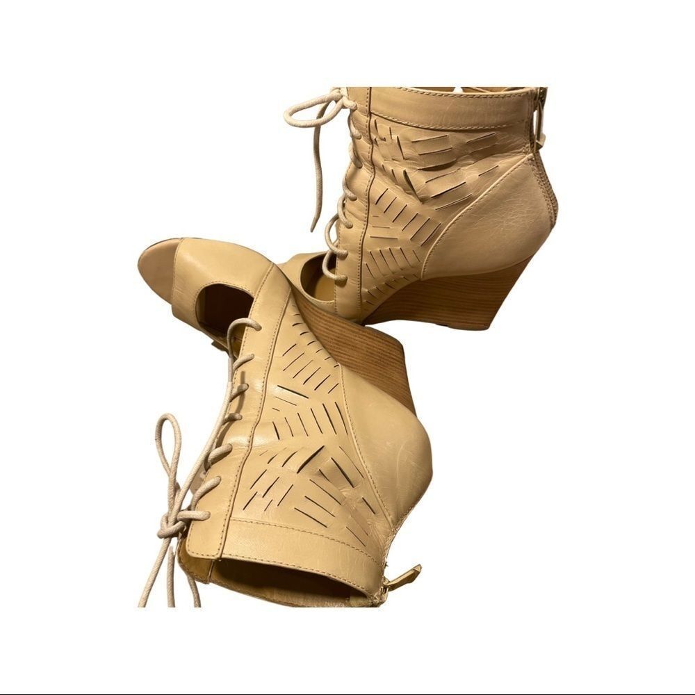 Report Signature Booties - Picture 4 of 6